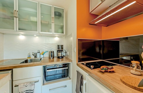 Le Relecq-Kerhuon Apartment | Holiday Apartment 'L'escale Kerhorre' with Private Terrace and Wi-Fi
