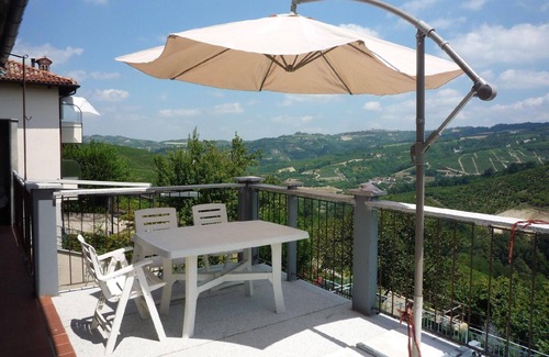Serralunga d'Alba Apartment | Holiday apartment Serralunga d'Alba for 2 - 4 persons with 2 bedrooms - Holiday apartment