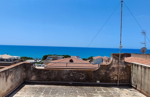 Marina di Modica Apartment | Holiday Apartment 'Casa Del Mare' with Sea View, Shared Terrace & Wi-Fi