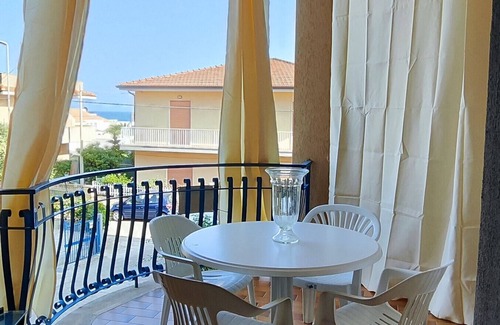 Marina di Modica Apartment | Holiday Apartment 'Casa Del Mare' with Sea View, Shared Terrace & Wi-Fi