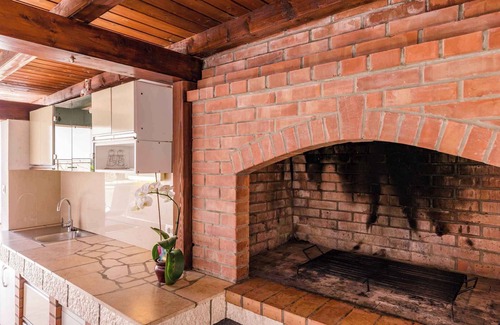 Povile Apartment | Holiday apartment with sea view and gazebo