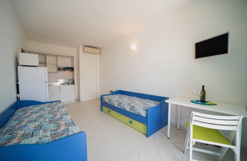 Cavoli Apartment | Holiday Apartment "Le Sirene Bilo 6" near the Beach with Private Terrace and Wi-Fi