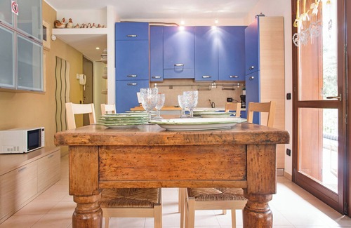 Laveno Apartment | Holiday Apartment "A due passi dal lago" with Wi-Fi & Terrace