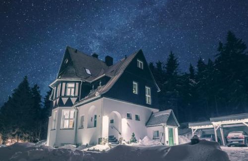 Baerenburg House | Holiday apartment Ahornspitze