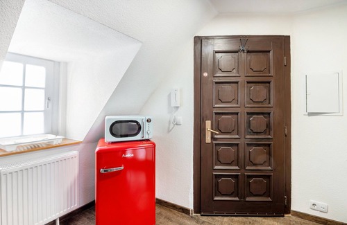 Naumburg Apartment | Holiday Apartment "Sonnenschein" with Shared Terrace & Shared Garden