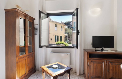 Varigotti Apartment | Holiday Apartment 8 Mehari close to the Beach with Wi-Fi