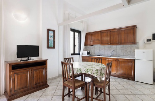 Varigotti Apartment | Holiday Apartment 8 Mehari close to the Beach with Wi-Fi