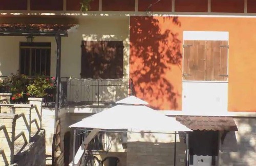 Acqualagna House | Holiday apartment Acqualagna for 1 - 10 persons with 3 bedrooms - Holiday house