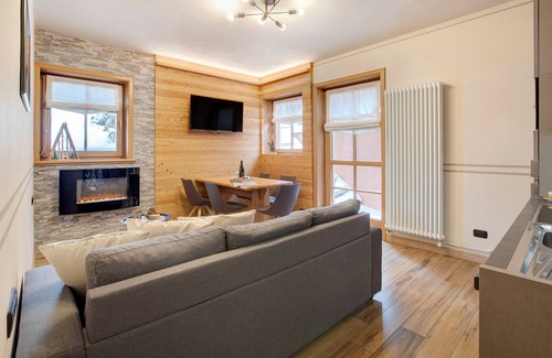 Livigno Apartment | Holiday Apartment 'Alba Villa Nordica' near Ski Slopes with Garden & Wi-Fi
