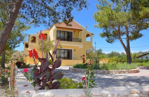 Melikia Apartment | Holiday Apartment 'Alexandra Apartment 9' with Private Balcony & Wi-Fi