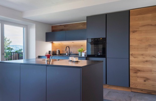 Soprabolzano Apartment | Holiday Apartment 'Anna' with Mountain View, Balcony and Wi-Fi