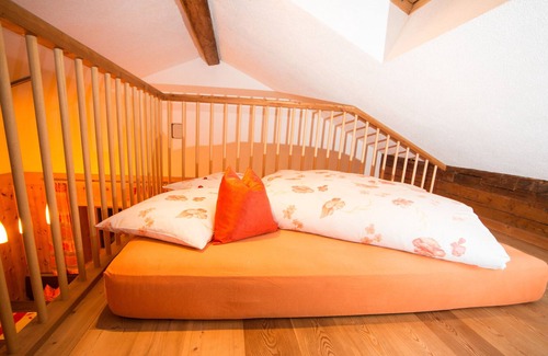 Prateria Apartment | Holiday Apartment "Aussermahrhof Alpin" with Private Balcony & Wi-Fi