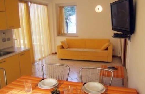 Magugnago Apartment | Holiday apartment Brenzone for 1 - 6 persons with 2 bedrooms - Row house