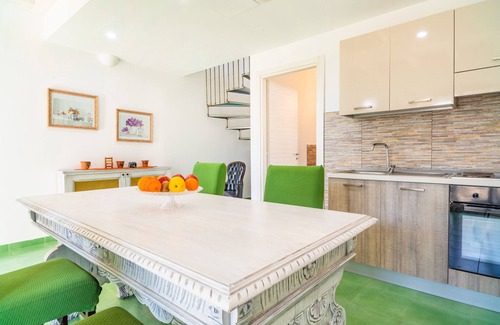Calatabiano Apartment | Holiday Apartment "Casa Orchidea" with Sea View, Shared Pool & Terraces