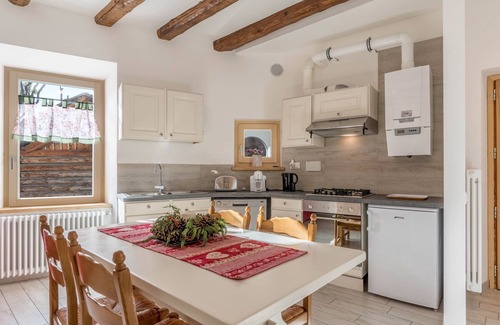 Segonzano Apartment | Holiday Apartment “Casa di Ada” with Mountain View & Wi-Fi