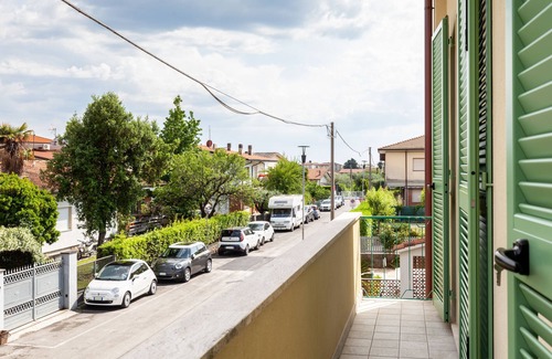 Ripa-Pozzi-Ponterosso Apartment | Holiday Apartment "Casa Lido" with 2 Balconies & Wi-Fi
