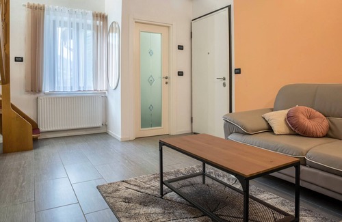 Grumes Apartment | Holiday Apartment "Casa Margherita" with Mountain View, Private Garden & Wi-Fi