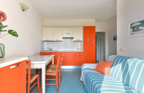 Cavo Apartment | Holiday Apartment 'Casa Mambrino' with Sea View, Shared Pool, Private Terrace & Wi-Fi