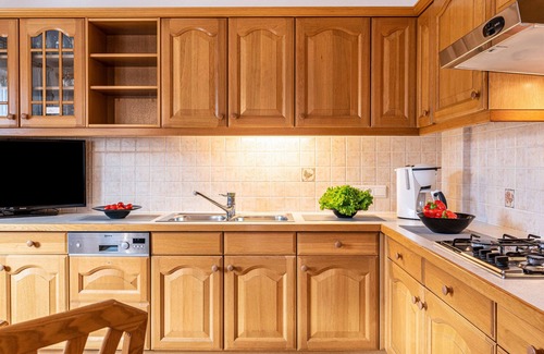 La Villa Apartment | Holiday Apartment 'Ciasa Alfred' with Mountain View, Wi-Fi & Balcony
