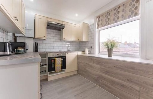 Coventry Apartment | Holiday apartment Coventry for 1 - 6 persons with 3 bedrooms - Row house