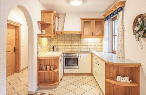 Mareo Apartment | Holiday Apartment "Désirée Luianta" with Balcony, Mountain View and Wi-F