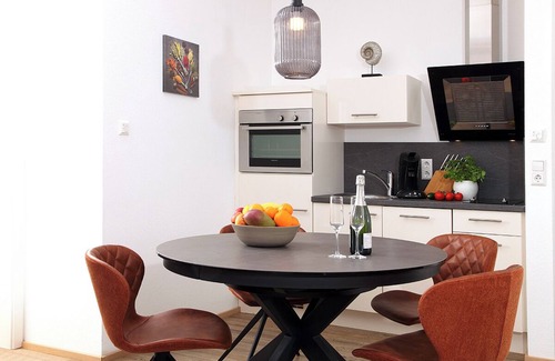Enzisweiler Apartment | Holiday Apartment 'Dinkelbach Feriendomicil Objekt 2 C Highlight' with Lake View and Elevator