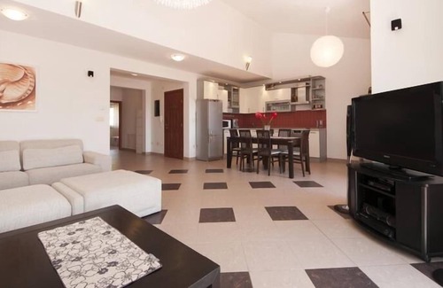 Kamen Apartment | Holiday apartment Duilovo for 1 - 10 persons with 1 bedroom - Twin house