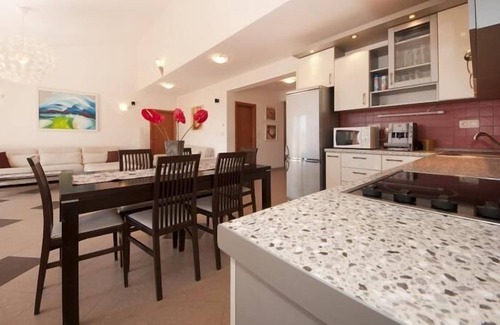 Kamen Apartment | Holiday apartment Duilovo for 1 - 10 persons with 1 bedroom - Twin house