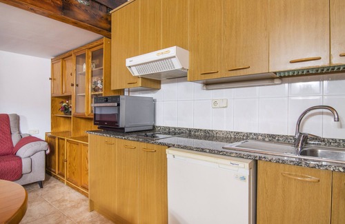 Les Iglesies Apartment | Holiday Apartment "Casa Batlle Boix" with Mountain View & Wi-Fi