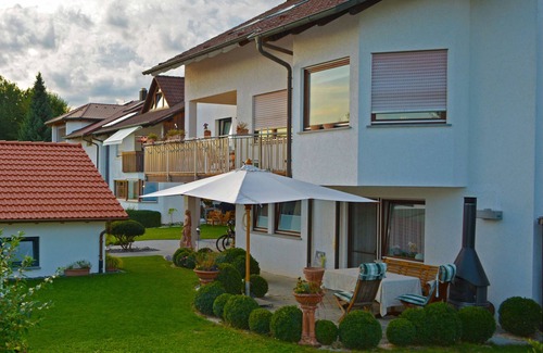 Salem Apartment | Holiday Apartment 'Fewo Wegen' with Mountain View, Private Terrace and Wi-Fi