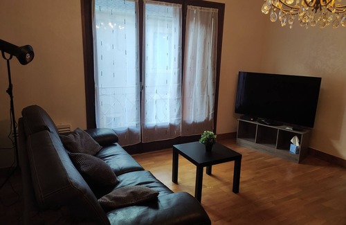 Espalion Apartment | Holiday Apartment "Gîte l' Odyssée" with Balcony & Wi-Fi