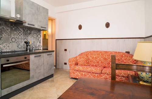 Castelmola Apartment | Holiday Apartment 'Garden Cottage I Dammusi - Limoni' with Mountain View, Shared Pool & Wi-Fi