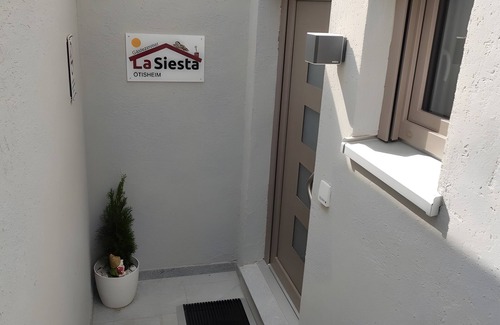 Oetisheim Apartment | Holiday Apartment "Gästezimmer La Siesta" with Wi-Fi