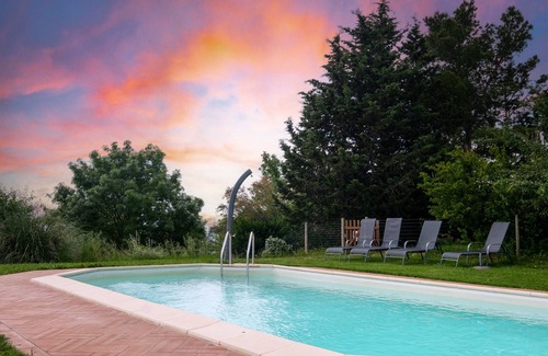 Gallina Apartment | Holiday Apartment "Geranio" with Mountain View, Shared Pool & Wi-Fi