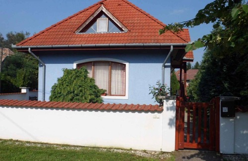 Balatonbereny Apartment | Holiday apartment with pool, grill and dishwasher