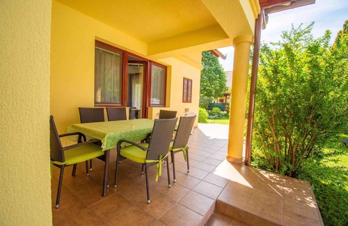 Balatonlelle Apartment | Holiday apartment 500 metres from the beach
