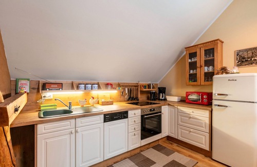 Alt Zeschdorf Apartment | Holiday Apartment 'Hühnernest' with Shared Terrace, Shared Garden and Wi-Fi