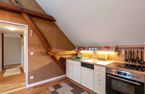 Alt Zeschdorf Apartment | Holiday Apartment 'Hühnernest' with Shared Terrace, Shared Garden and Wi-Fi