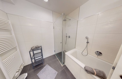 Suedvorstadt Apartment | Holiday Apartment "Im Tollen Hinterhaus" with 2 Balconies & Wi-Fi