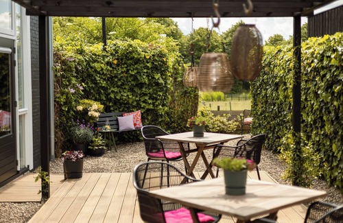 Hantum Apartment | Holiday apartment in Hantum, Friesland – rural setting with a loft vibe