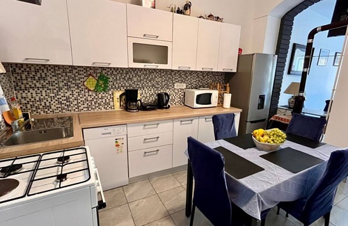 Gregovica Apartment | Holiday apartment in Pula, big roof balcony and garden, pet friendly