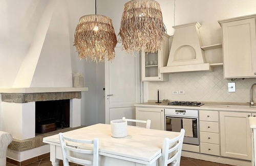 Valiano Apartment | Holiday Apartment "Ortensie" with Shared Pool, Shared Garden & Wi-Fi