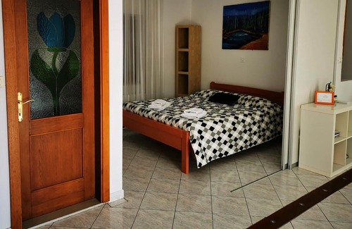 Komen Apartment | Holiday apartment Komen for 2 - 3 persons - Holiday apartment in one or multi-family house