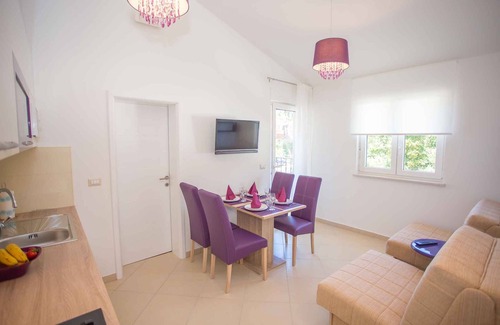 Vranje Selo Apartment | Holiday apartment mit Pool