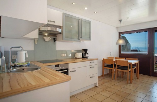 Langenargen Apartment | Holiday Apartment “OG2” in “Gästehaus Heinemann" directly on Lake Constance
