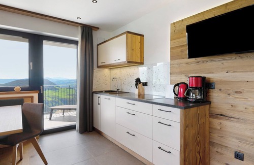 Lajen Apartment | Holiday Apartment 'Platiederhof Apt Unterpulg' with Mountain View, Shared Garden & Wi-Fi