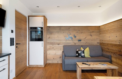 Lajen Apartment | Holiday Apartment 'Platiederhof Apt Unterpulg' with Mountain View, Shared Garden & Wi-Fi