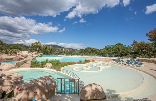 Les Restanques Apartment | Holiday Apartment "Restanques De Saint Tropez Arums" with Sea View, Shared Heated Pool & Wi-Fi