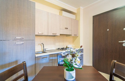 Cassibile Apartment | Holiday Apartment "San Martino Giorgia" with Balcony & Wi-Fi