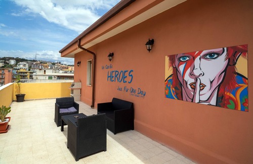 Borgo-Sanzio Apartment | Holiday Apartment 'The Home Of Music Stars' with Sea View, Terrace & Wi-Fi